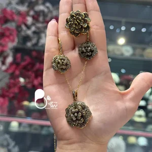 ست کامل گل مارکزیت با تخفیف💎نیمست ظریف استیل با نگین مارکزیت اصل و زنجیر