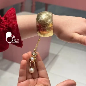 قیمت و خرید تکپوش پهن بچگانه آویزدار💎النگوی فری‌سایز با آویز مرواریدی ظریف النگو پهن فری سایز بچگانه کپی طلا