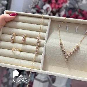 قیمت و خرید ست فلاور نگین اتمی کپی طلا💎ست جواهری استیل روکش طلا با نگین میکرو