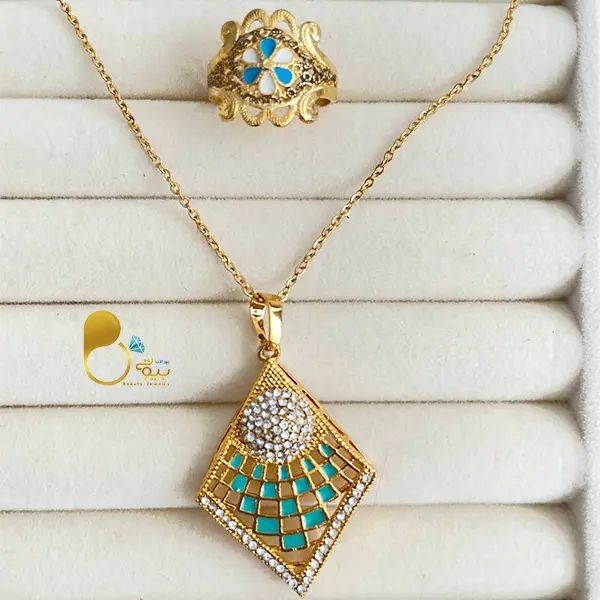 ست مینا کاری کپی طلا (گردنبند و انگشتر)💎روکش طلا با قیمت عالی ست مینا کاری کپی طلا (گردنبند و انگشتر)💎روکش طلا با قیمت عالی