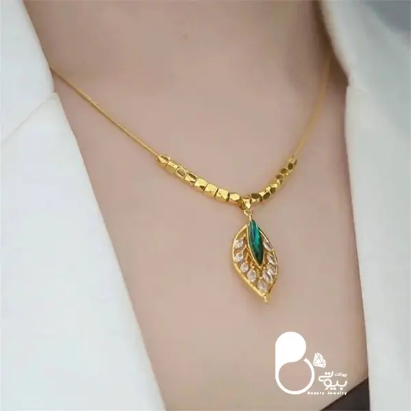 گردنبند برگ مکعبی 💎فروشگاه زیورآلات بیوتی گردنبند برگ مکعبی 💎فروشگاه زیورآلات بیوتی