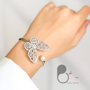 دستبند مروارید پروانه با نگین باگت 💎فروشگاه زیورآلات بیوتی دستبند پروانه ای