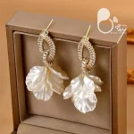 گوشواره پریا نگین باگت 💎زیورآلات بیوتی