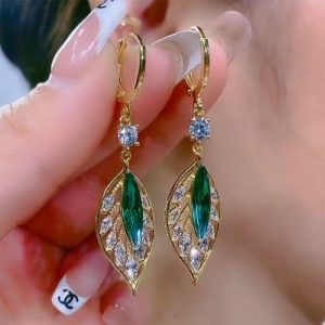 گوشواره برگ سبز