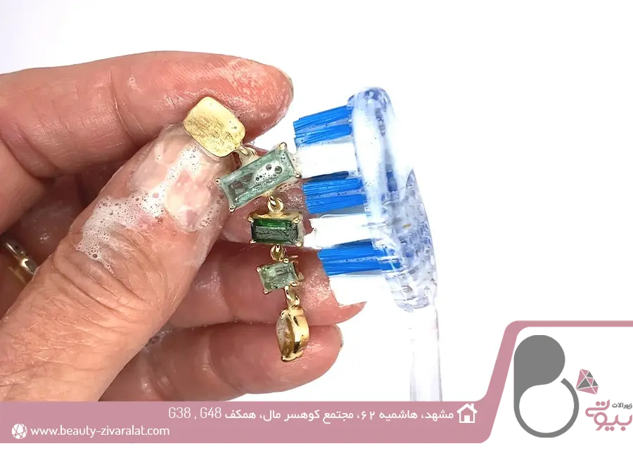 تمیر کردن زیورآلات براق کردن بدلیجات سفید کردن بدلیجات سیاه شده